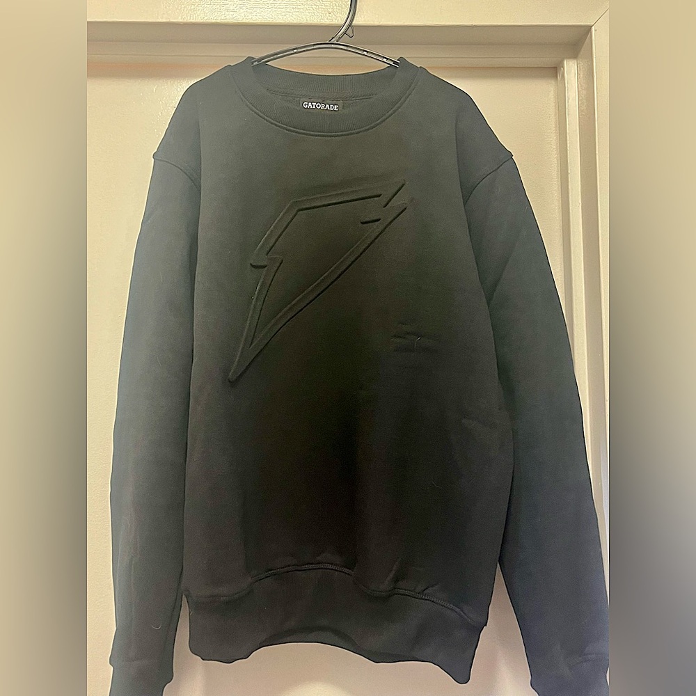 Gatorade Embossed Logo Crewneck Sweatshirt Black Mens Size M New